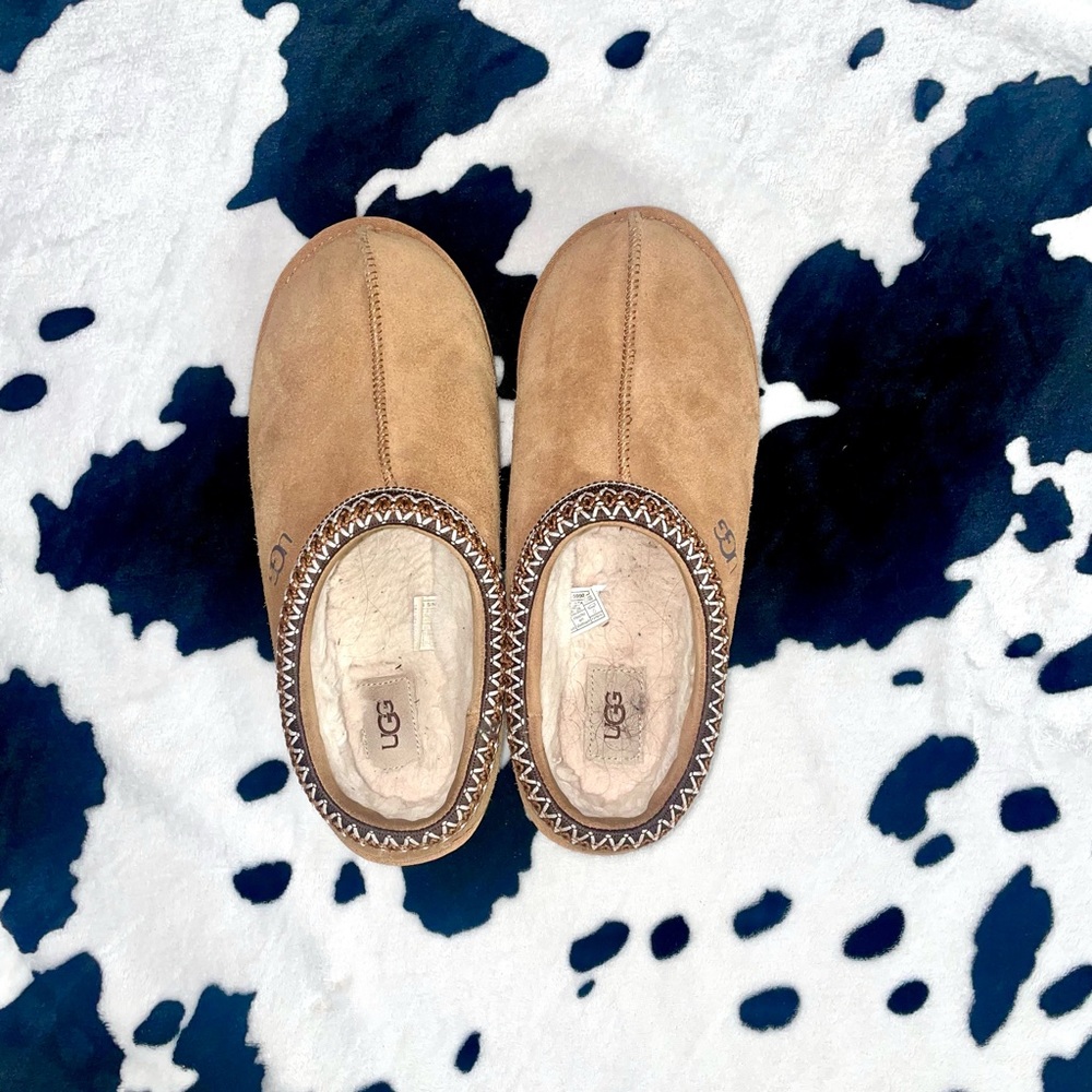 UGG Tasman slippers barely worn